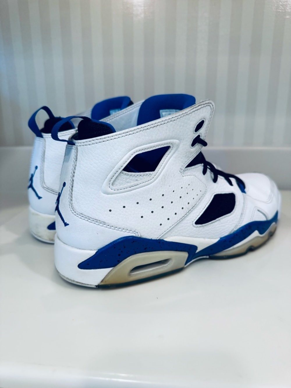 the Air Jordan Flight Club 91 “White Hyper Royal" - Picture 10 of 16